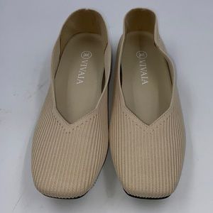 Vivaia Square-Toe V-Cut Flats sz 38.5